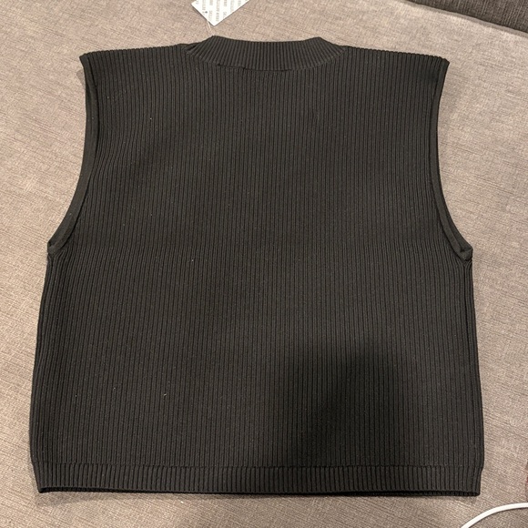 FILA x HAILEY BIEBER Tank - Size Medium - NEW WITH TAGS!! women’s athletic top - Picture 3 of 7